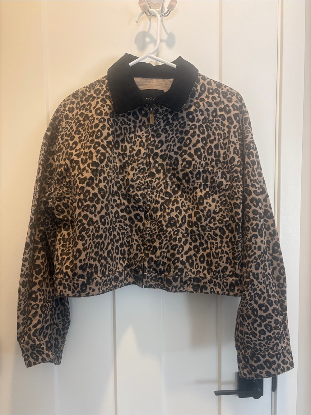 Sanctuary Leopard-Print Cropped Jean Jacket with Black Collar